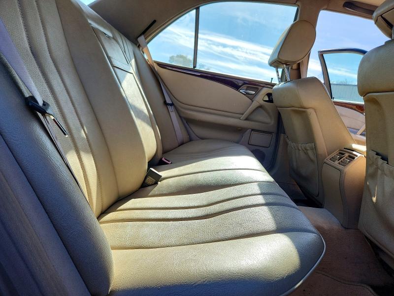 Photo 10 from auction – 1998 MERCEDES-BENZ E 300TD with VIN WDBJF25F5WA697128