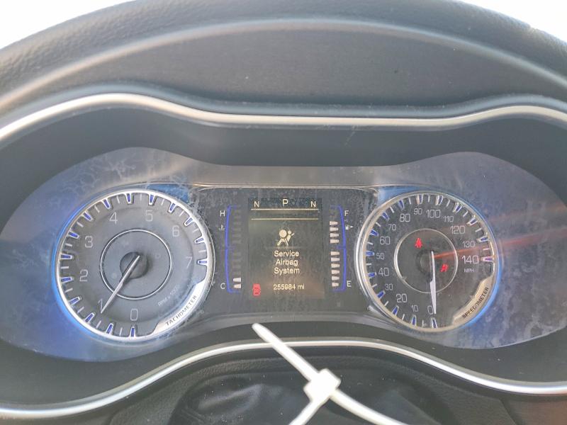 Photo 9 from auction – 2016 CHRYSLER 200 with VIN 1C3CCCAB2GN132426