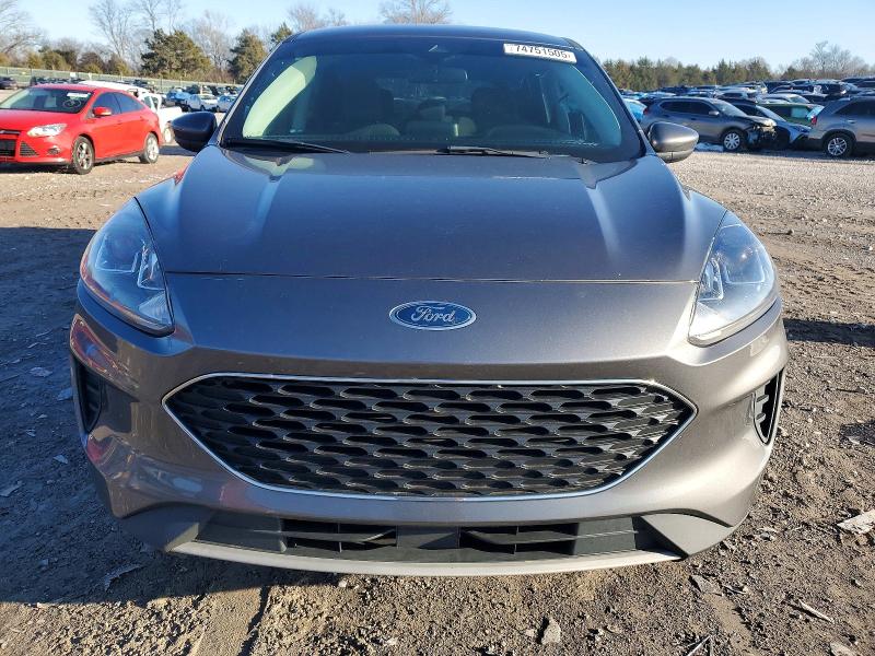 Photo 5 from auction – 2021 FORD ESCAPE SE with VIN 1FMCU9G69MUA01500