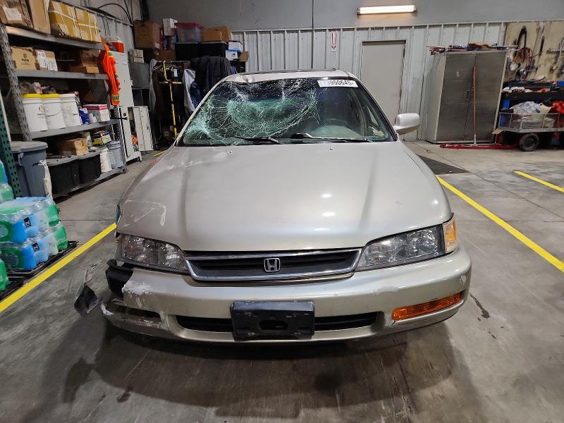 Photo 5 from auction – 1996 HONDA ACCORD with VIN 1HGCD565XTA135813