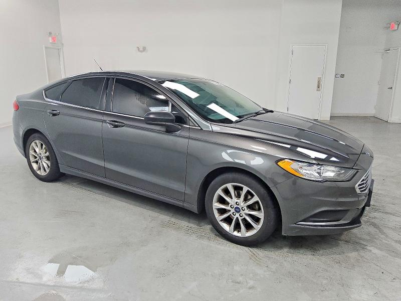 Foto 4 de la subasta – 2017 FORD FUSION SE con VIN 3FA6P0HD5HR256407