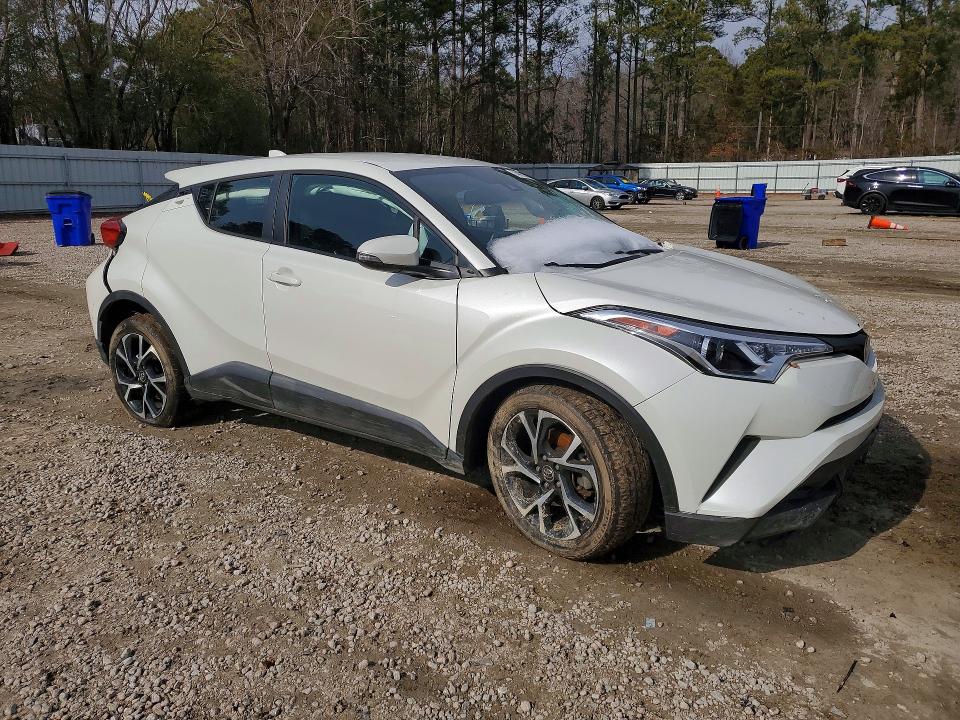 Photo 4 from auction – 2019 TOYOTA C-HR XLE with VIN NMTKHMBX0KR092504