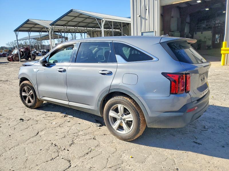 Photo 2 from auction – 2022 KIA SORENTO with VIN 5XYRG4LC9NG076107