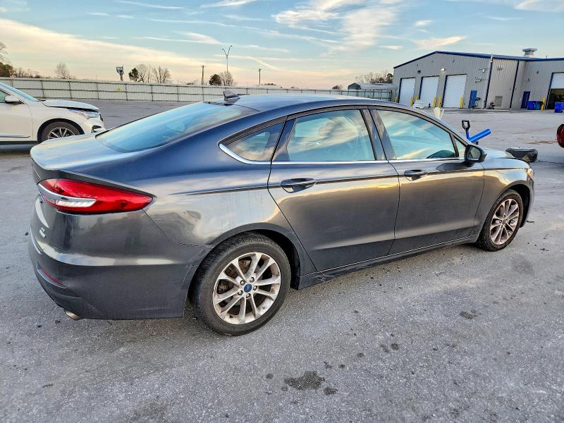 Photo 3 from auction – 2020 FORD FUSION with VIN 3FA6P0HD4LR143363