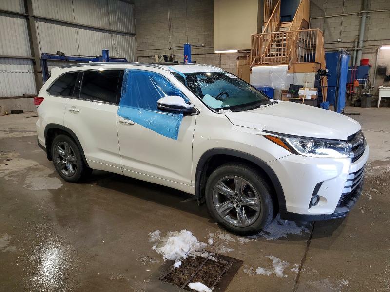 Photo 4 from auction – 2017 TOYOTA HIGHLANDER with VIN 5TDDZRFH9HS378917