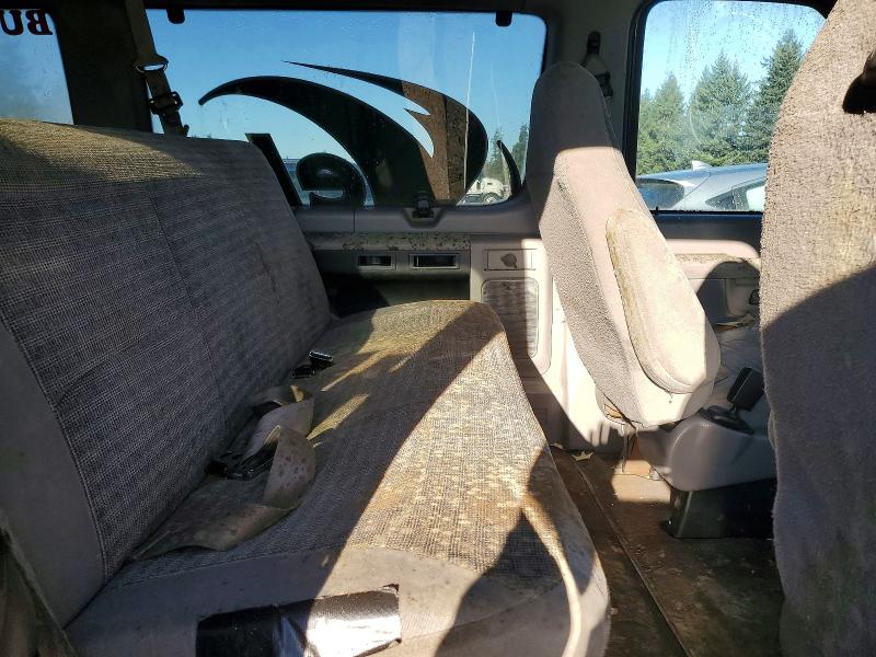 Photo 11 from auction – 2002 FORD ECONOLINE with VIN 1FBSS31L22HB27659