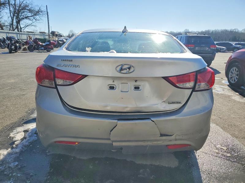 Photo 6 from auction – 2012 HYUNDAI ELANTRA GL with VIN 5NPDH4AE3CH110768
