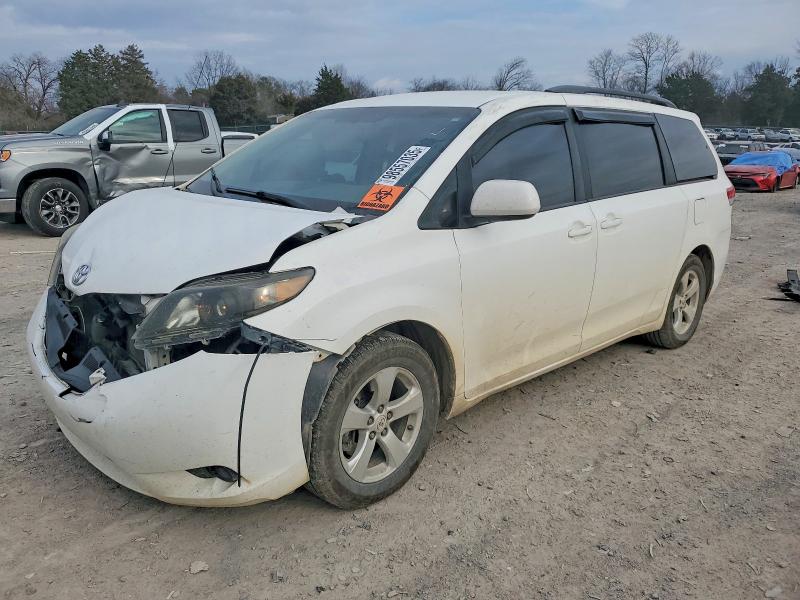 TOYOTA SIENNA LE 2011 with VIN 5TDKK3DC0BS037607 - Photo from auction