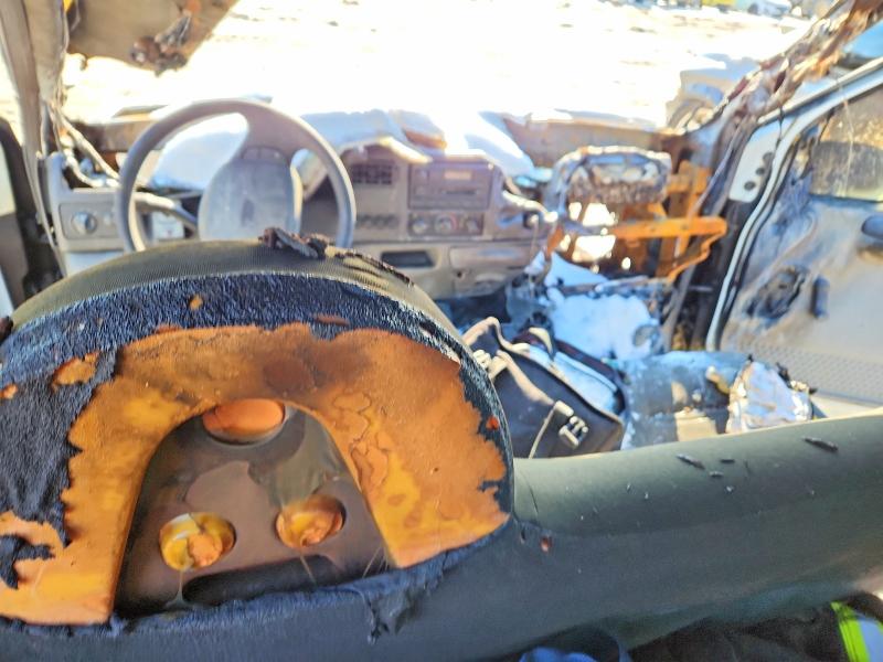 Photo 8 from auction – 2002 FORD F250 SUPER with VIN 1FTNW21F72EA00800