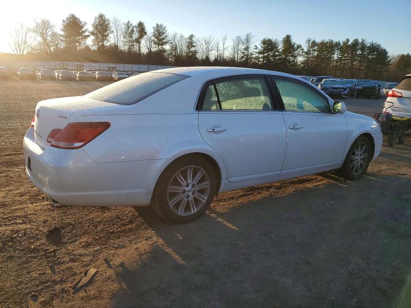 Photo 3 from auction – 2006 TOYOTA AVALON XL with VIN 4T1BK36B16U070701