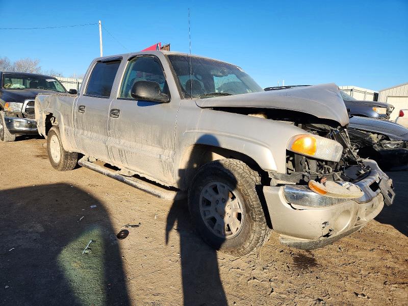 Photo 4 from auction – 2005 GMC NEW SIERRA with VIN 2GTEK13T551269764