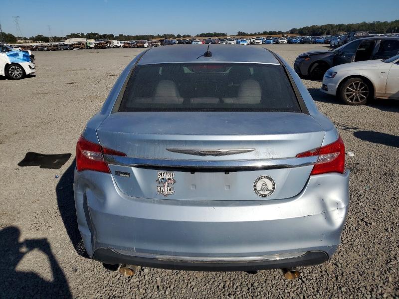 Photo 6 from auction – 2014 CHRYSLER 200 with VIN 1C3CCBBGXEN114192