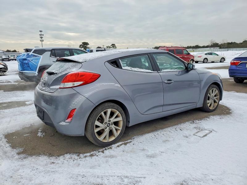 Photo 3 from auction – 2016 HYUNDAI VELOSTER with VIN KMHTC6AD1GU267302