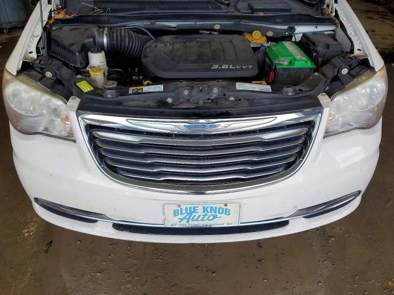Photo 12 from auction – 2013 CHRYSLER TOWN & COU with VIN 2C4RC1BG8DR775026