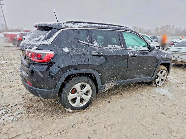 Photo 3 from auction – 2018 JEEP COMPASS with VIN 3C4NJDBB5JT138842