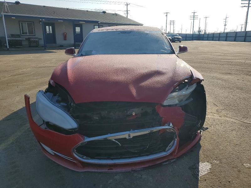 Photo 5 from auction – 2014 TESLA MODEL S with VIN 5YJSA1H15EFP39771