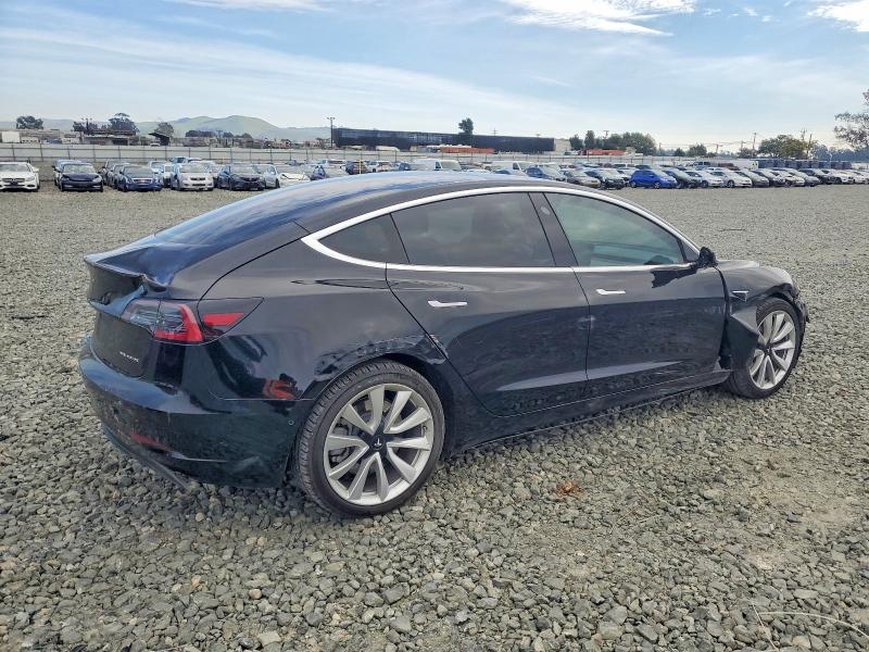 Photo 3 from auction – 2018 TESLA MODEL 3 with VIN 5YJ3E1EB9JF131879