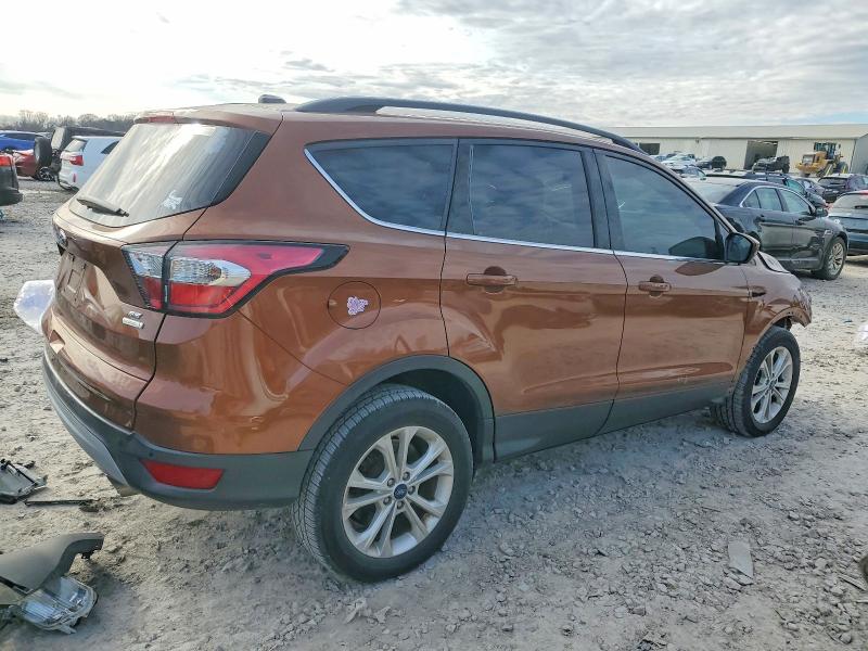 Photo 3 from auction – 2017 FORD ESCAPE SE with VIN 1FMCU0GD1HUE56177