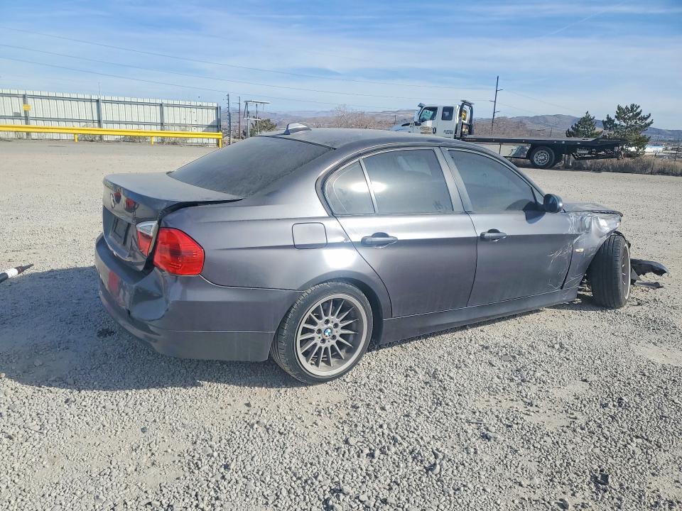 Photo 3 from auction – 2006 BMW 325 I AUTO with VIN WBAVB175X6NK40074