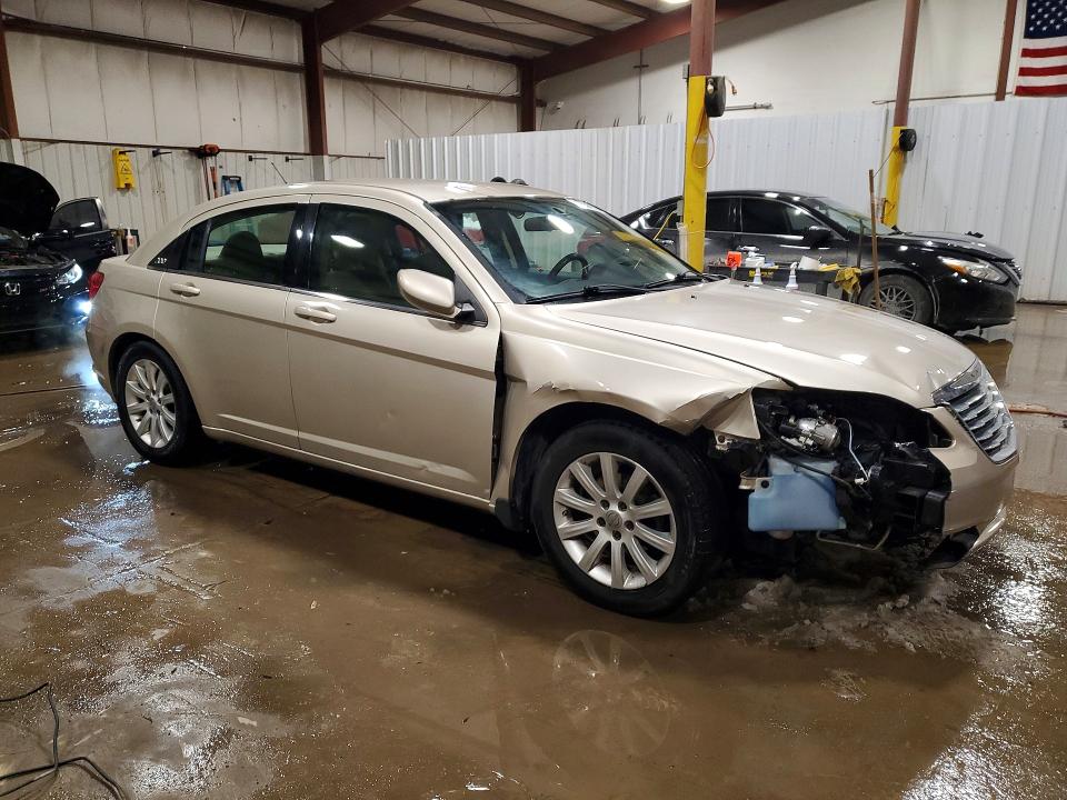 Photo 4 from auction – 2013 CHRYSLER 200 TOURIN with VIN 1C3CCBBB7DN683844