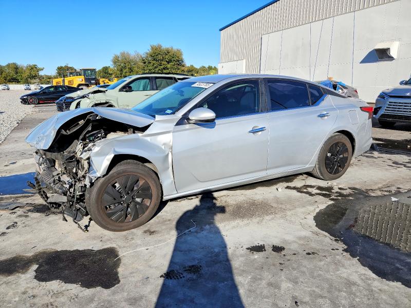 NISS ALTIMA 2020 with VIN 1N4BL4BVXLC235482 - Photo from auction