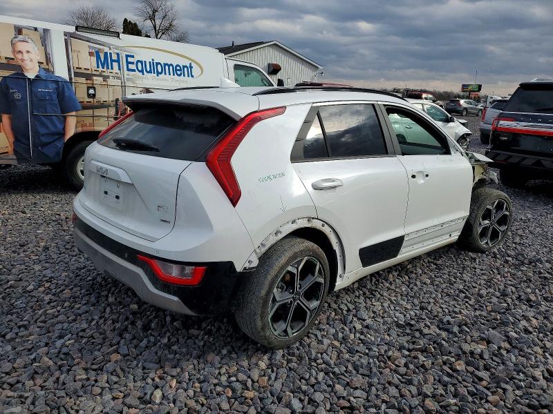 Photo 3 from auction – 2023 KIA NIRO EX with VIN KNDCR3LE4P5095591