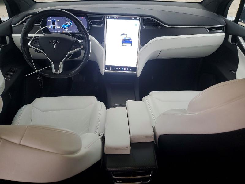 Photo 8 from auction – 2017 TESLA MODEL X with VIN 5YJXCAE29HF044775
