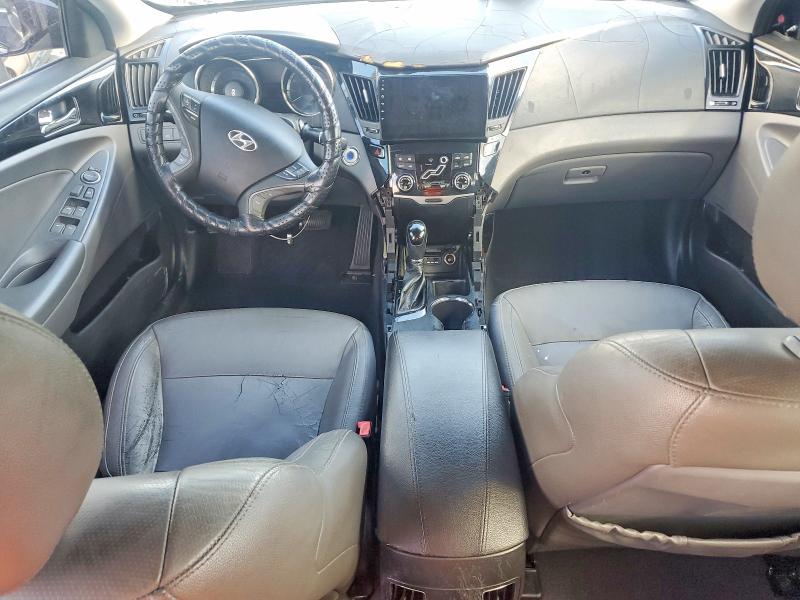 Photo 8 from auction – 2012 HYUNDAI SONATA SE with VIN 5NPEC4AC0CH431393