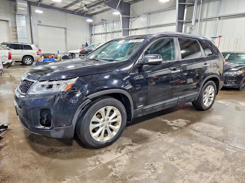 KIA SORENTO EX 2015 with VIN 5XYKUDA79FG647628 - Photo from auction