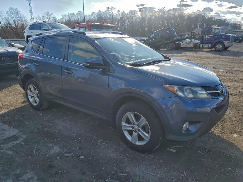 Photo 4 from auction – 2014 TOYOTA RAV4 XLE with VIN JTMRFREV1ED090550