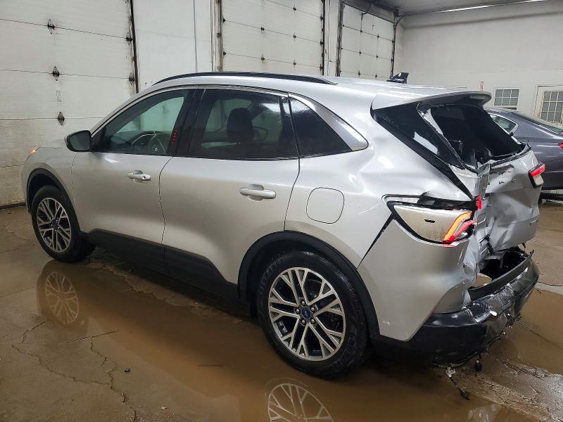Photo 2 from auction – 2020 FORD ESCAPE with VIN 1FMCU9H63LUA59227
