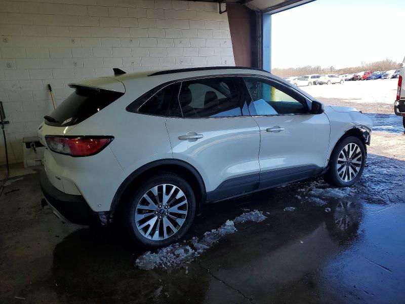 Photo 3 from auction – 2020 FORD ESCAPE TIT with VIN 1FMCU9J93LUB09340