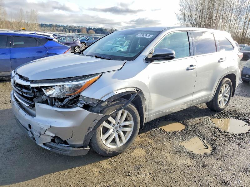 TOYOTA HIGHLANDER 2015 with VIN 5TDBKRFH5FS163818 - Photo from auction