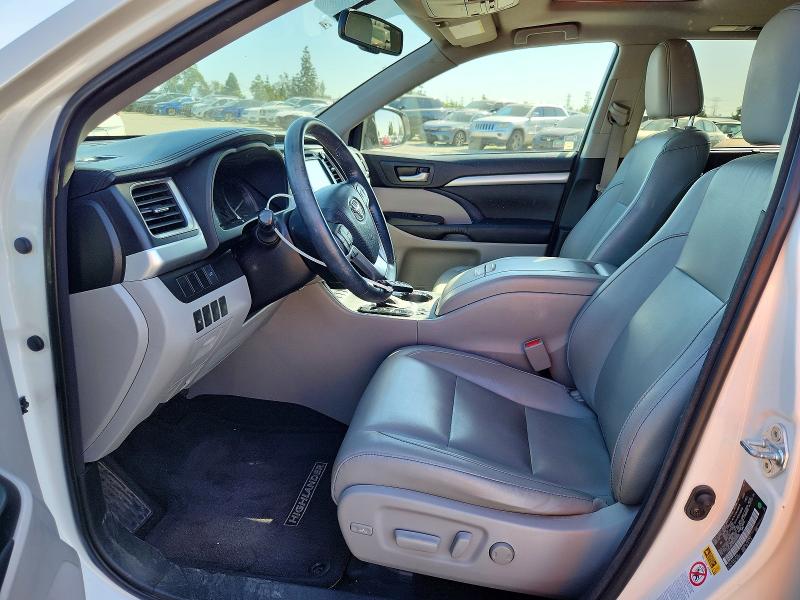 Photo 7 from auction – 2016 TOYOTA /S/LE/XLE with VIN 5TDJKRFHXGS268545