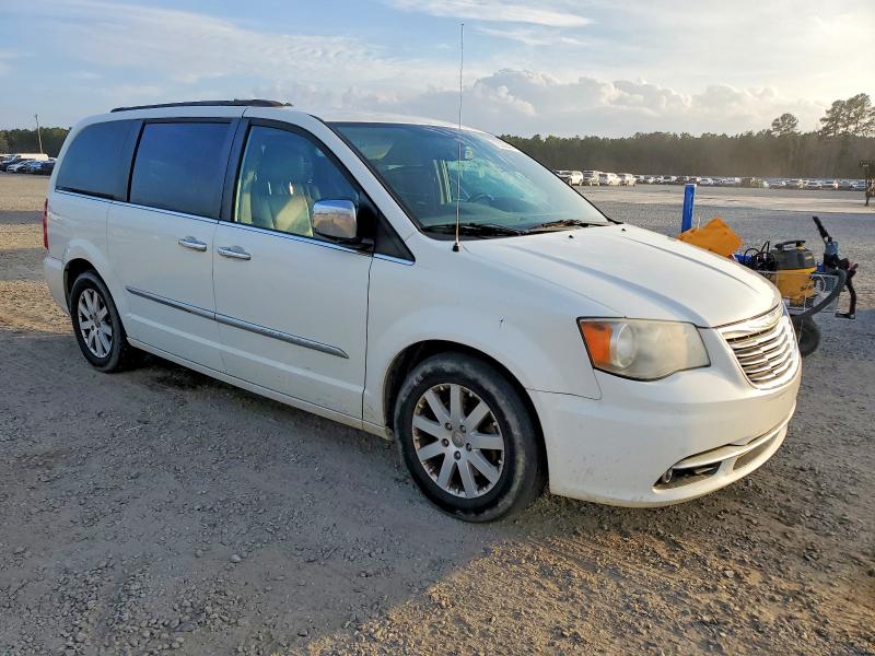 Photo 4 from auction – 2012 CHRYSLER TOWN & COU with VIN 2C4RC1CG7CR151084