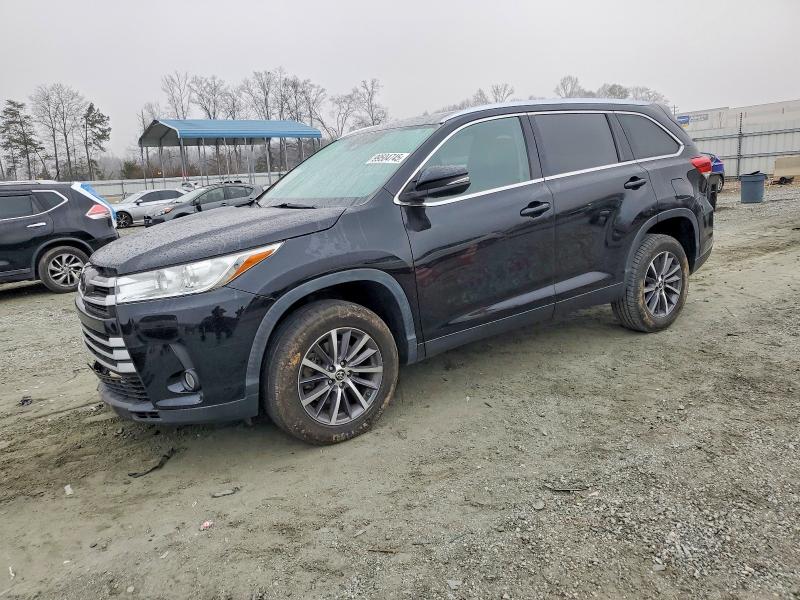 TOYOTA HIGHLANDER 2019 with VIN 5TDKZRFH9KS566674 - Photo from auction