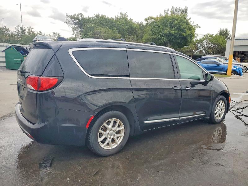 Photo 3 from auction – 2020 CHRYSLER PACIFICA with VIN 2C4RC1BG3LR115345