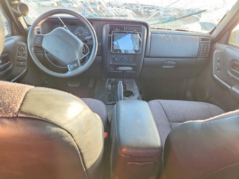 Photo 8 from auction – 1999 JEEP CHEROKEE with VIN 1J4FF68S0XL615572