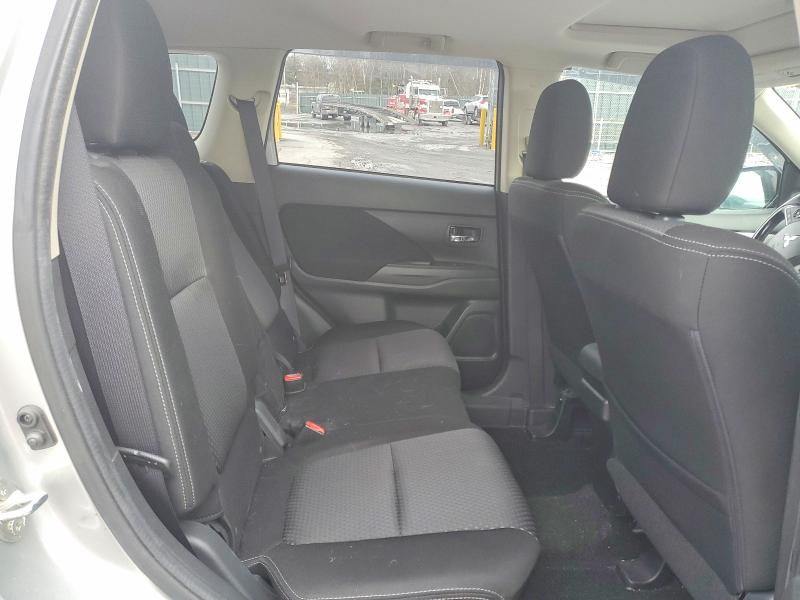 Photo 11 from auction – 2018 MITSUBISHI OUTLANDER with VIN JA4AZ3A30JZ002780