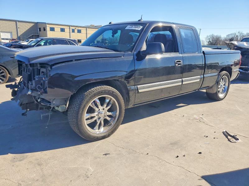 CHEVROLET SILVERADO 2004 with VIN 2GCEC19T541116367 - Photo from auction