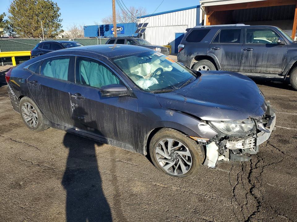 Photo 4 from auction – 2017 HONDA CIVIC with VIN 19XFC2F73HE028377