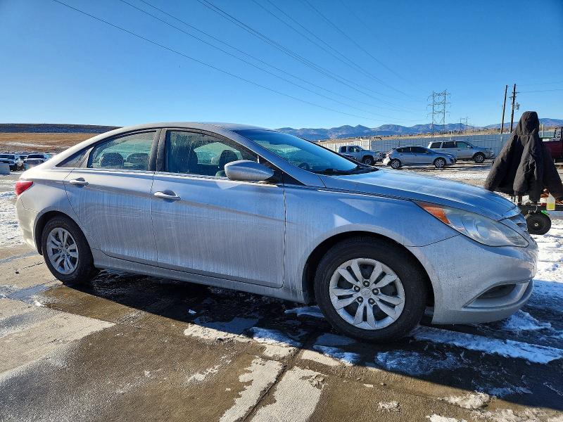 Photo 4 from auction – 2011 HYUNDAI SONATA with VIN 5NPEB4AC5BH067117
