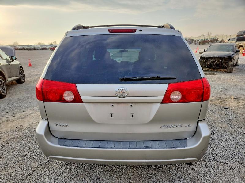 Photo 6 from auction – 2010 TOYOTA SIENNA with VIN 5TDKK4CC1AS327392