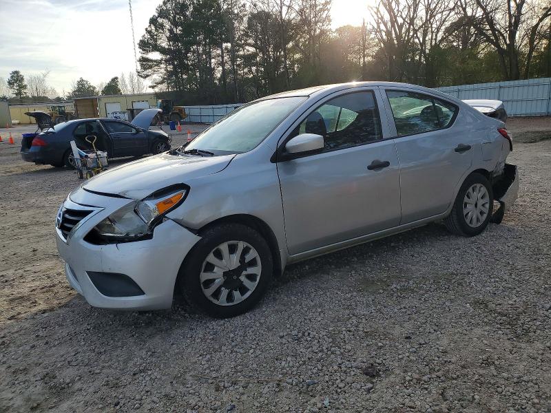 NISS VERSA 2018 with VIN 3N1CN7AP8JL851828 - Photo from auction