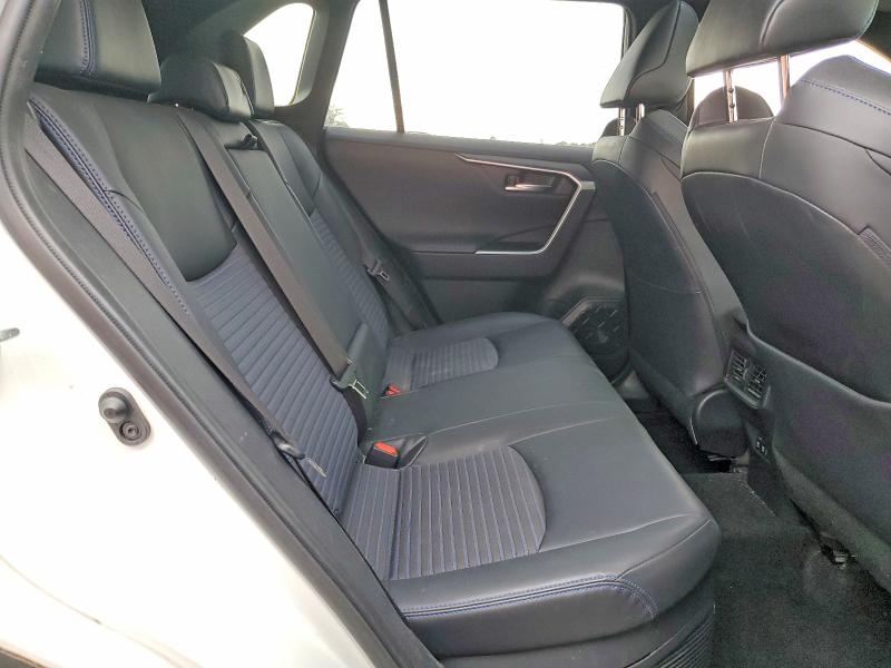 Фото 10 с аукциона – 2020 TOYOTA RAV4 с VIN JTMEWRFVXLD541775