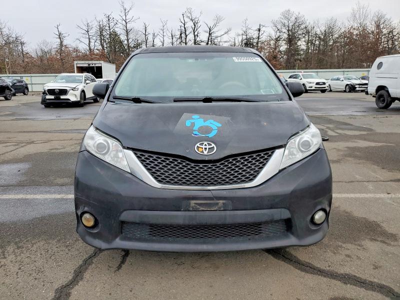Photo 5 from auction – 2014 TOYOTA SIENNA with VIN 5TDZK3DC7ES443807