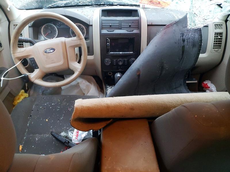 Photo 8 from auction – 2009 FORD ESCAPE XLS with VIN 1FMCU02769KD04605
