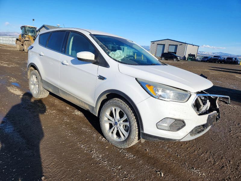 Photo 4 from auction – 2017 FORD ESCAPE SE with VIN 1FMCU9GD3HUB90973
