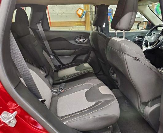Photo 11 from auction – 2014 JEEP CHEROKEE L with VIN 1C4PJLCS0EW154254