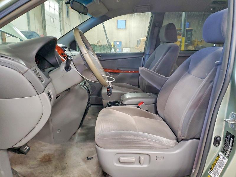 Photo 7 from auction – 2006 TOYOTA SIENNA with VIN 5TDZA22C76S471401